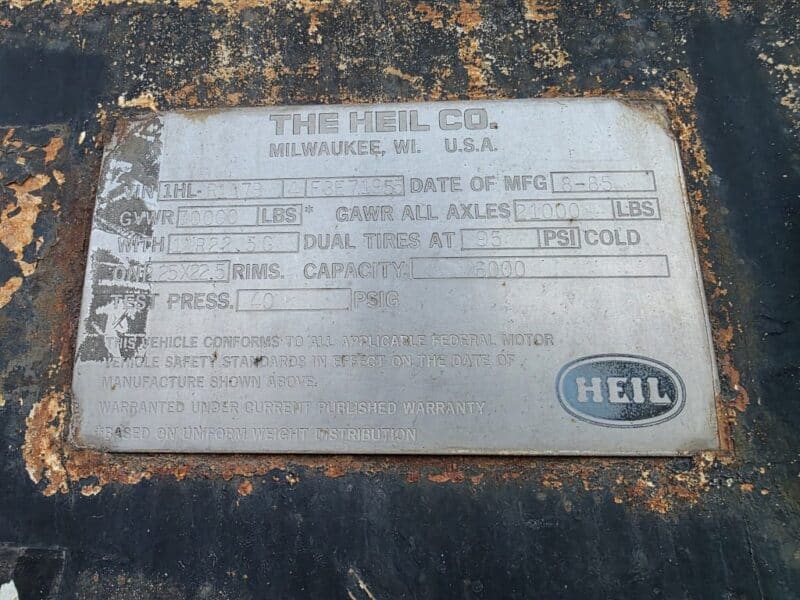 Dual 12″ U-4934 1985 Heil 6000 Gallon Stainless Steel Semi Tanker