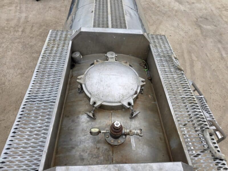 U-4926 1998 Polar 7000 Gallon Stainless Steel Semi Tanker