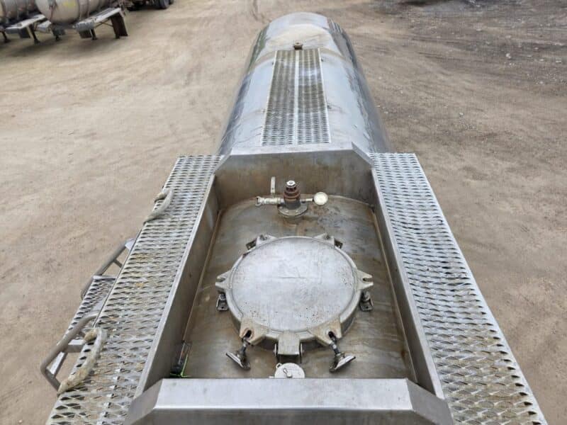 U-4926 1998 Polar 7000 Gallon Stainless Steel Semi Tanker