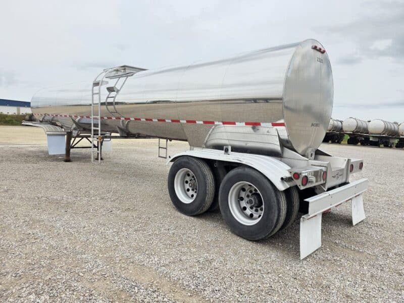 U-4938 2003 West-Mark 6400 Gallon Stainless Steel Semi Tanker