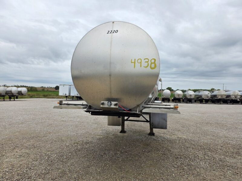 U-4938 2003 West-Mark 6400 Gallon Stainless Steel Semi Tanker