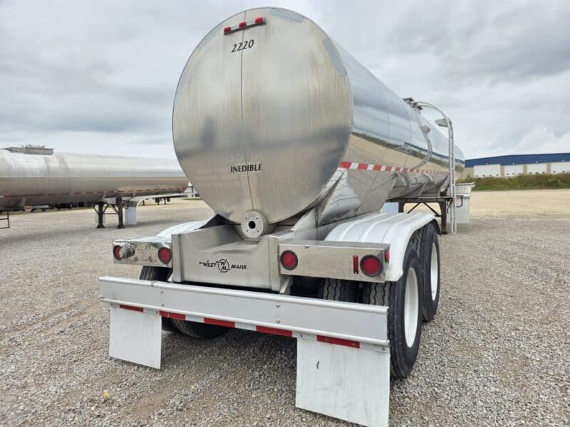 U-4938 2003 West-Mark 6400 Gallon Stainless Steel Semi Tanker