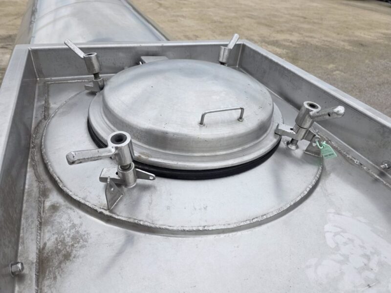 U-4938 2003 West-Mark 6400 Gallon Stainless Steel Semi Tanker