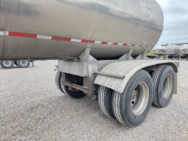 U-4939 2006 West-Mark 6400 Gallon Stainless Steel Semi Tanker