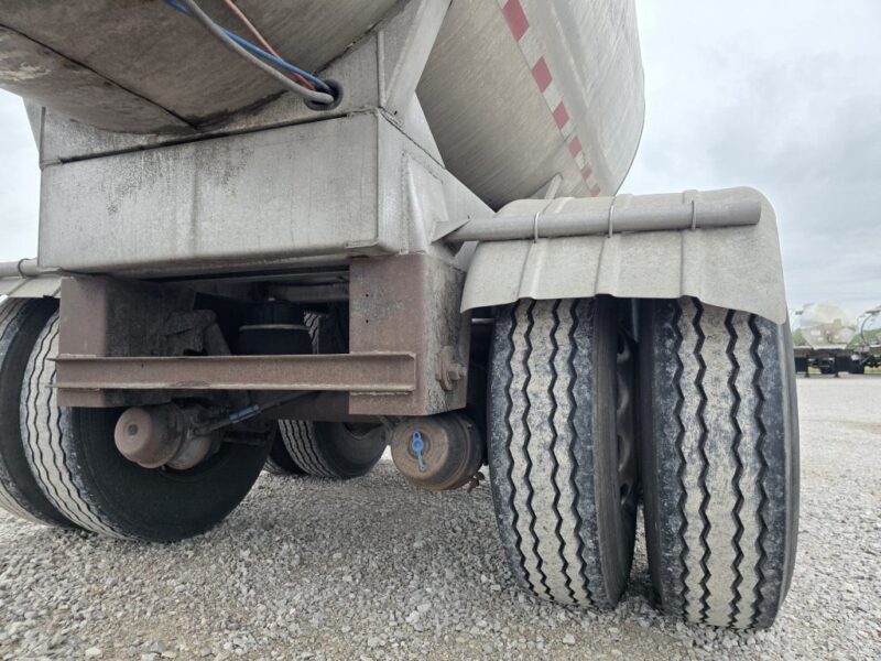 U-4939 2006 West-Mark 6400 Gallon Stainless Steel Semi Tanker