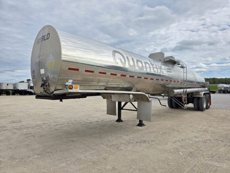 U-4937 1984 Polar 7000 Gallon Stainless Steel Semi Tanker