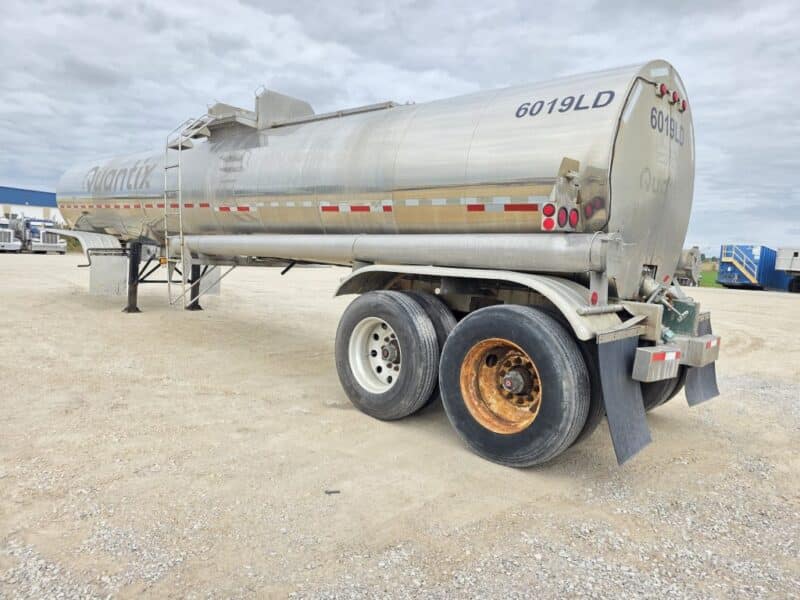 U-4937 1984 Polar 7000 Gallon Stainless Steel Semi Tanker