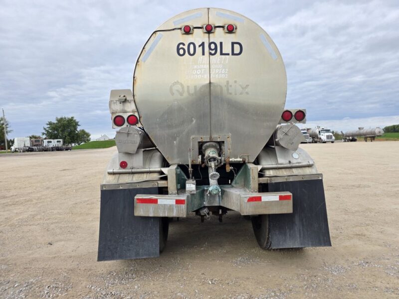 U-4937 1984 Polar 7000 Gallon Stainless Steel Semi Tanker