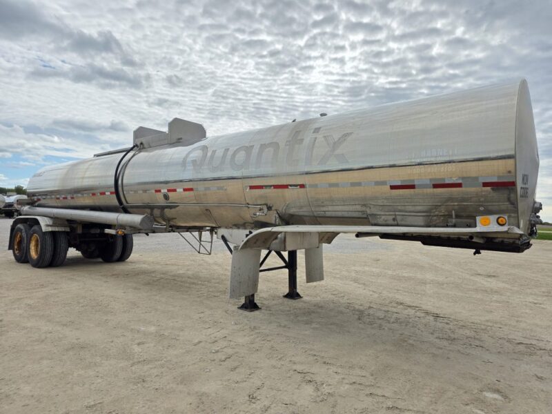 U-4937 1984 Polar 7000 Gallon Stainless Steel Semi Tanker