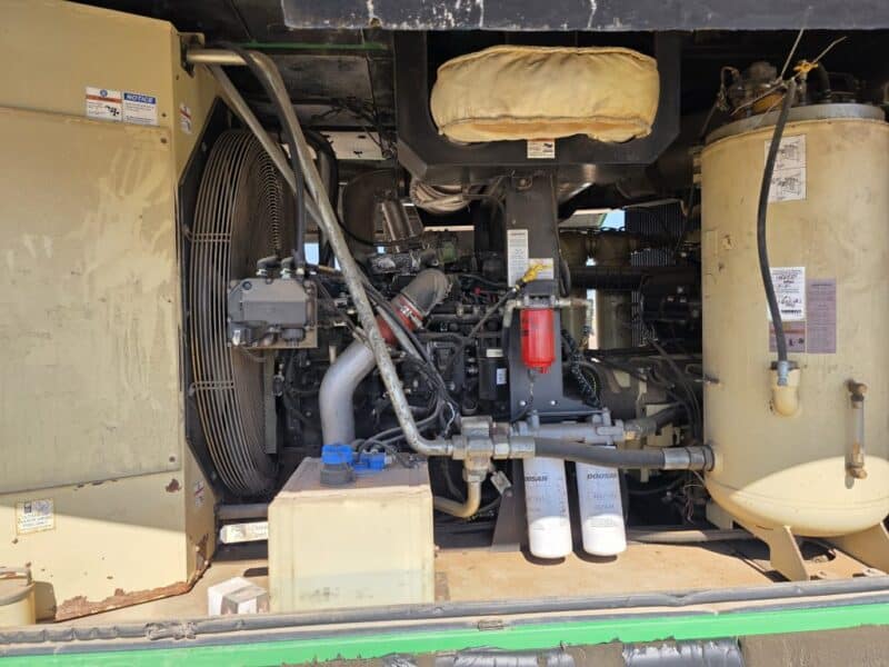 AC-124 915 CFM 2015 Doosan 8.9L Cummins Engine Air Compressor