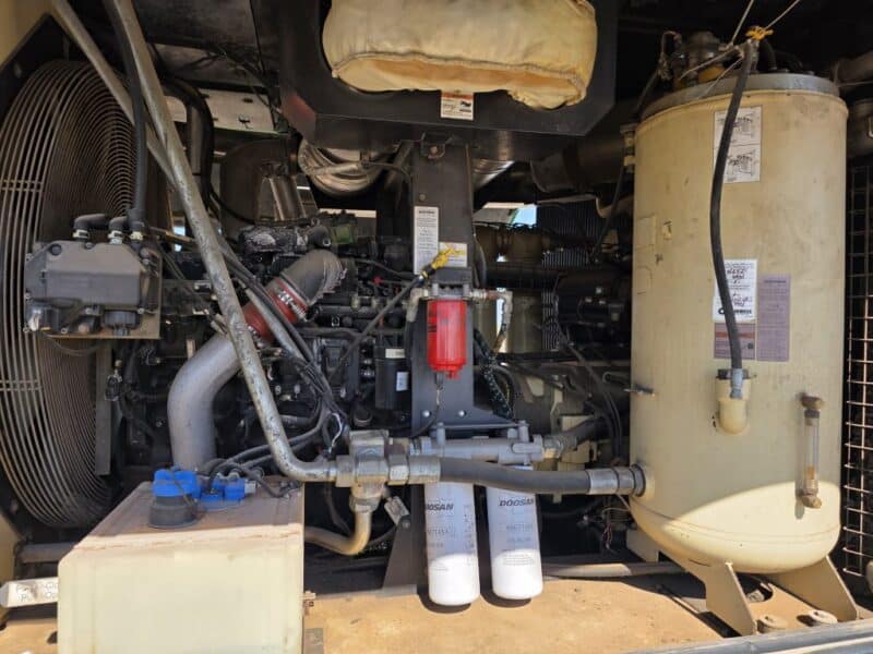 AC-124 915 CFM 2015 Doosan 8.9L Cummins Engine Air Compressor