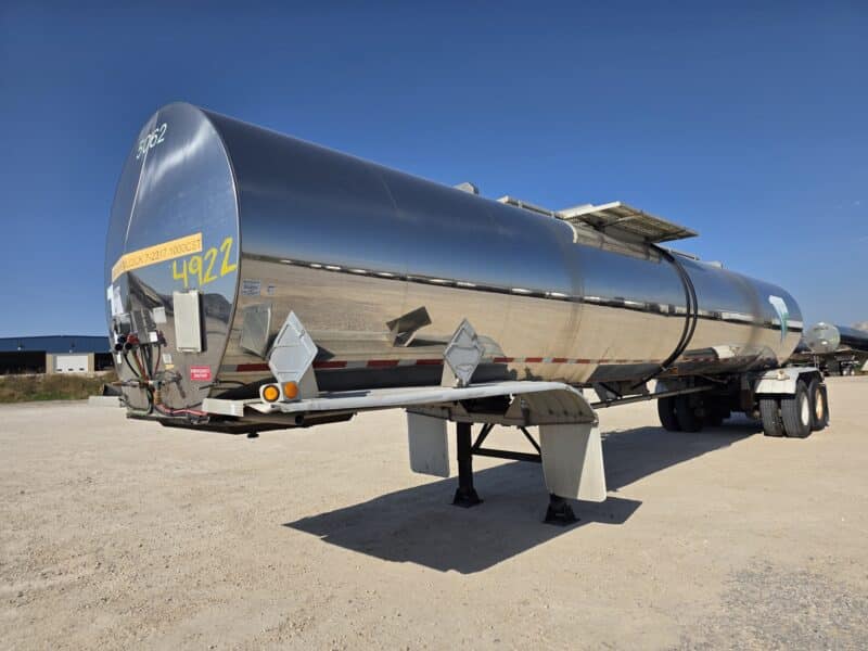 U-4922 1998 Polar 7000 Gallon Stainless Steel Semi Tanker