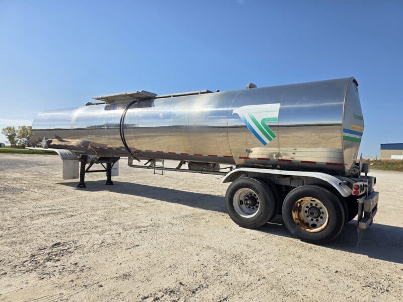 U-4922 1998 Polar 7000 Gallon Stainless Steel Semi Tanker