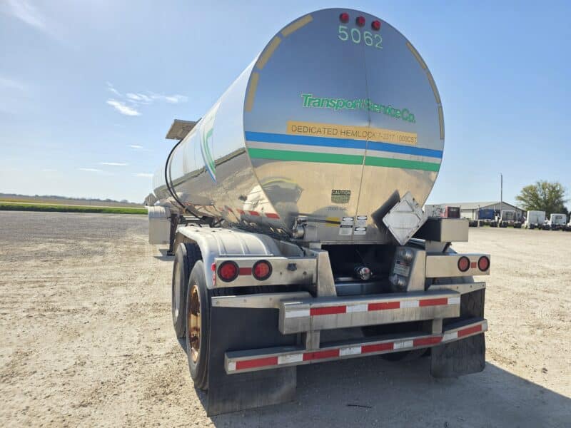 U-4922 1998 Polar 7000 Gallon Stainless Steel Semi Tanker