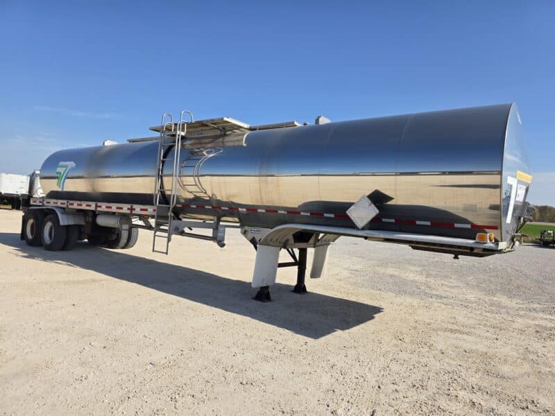 U-4922 1998 Polar 7000 Gallon Stainless Steel Semi Tanker