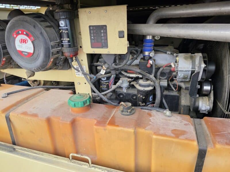 AC-127 375 CFM 2011 Doosan 4.5L John Deere Engine Air Compressor
