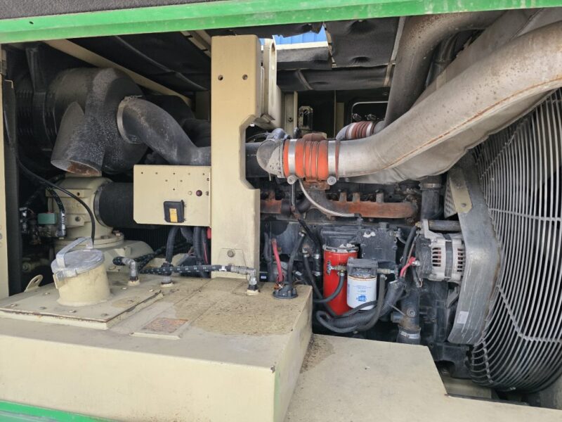 AC-125 915 CFM 2017 Doosan 8.9L Cummins Engine Air Compressor