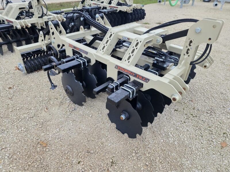 6670 Trophy Till 66″ Working Width