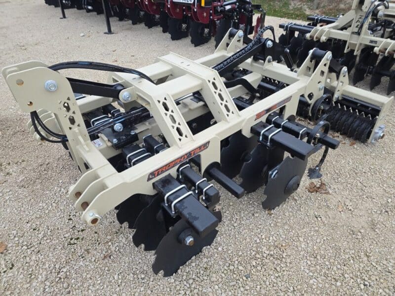 6670 Trophy Till 66″ Working Width