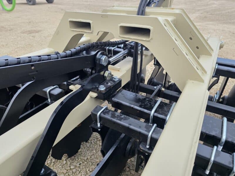6670 Trophy Till 66″ Working Width