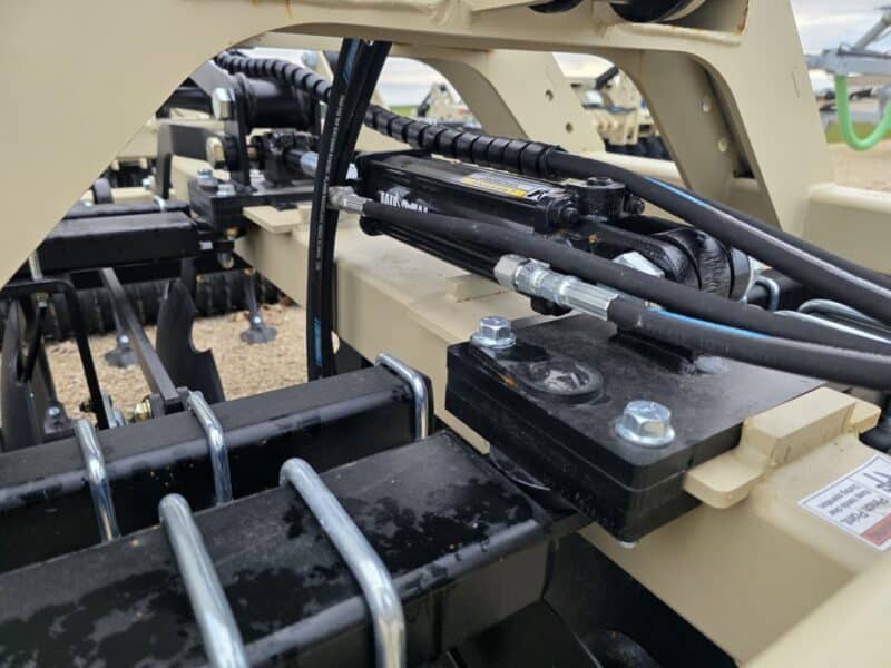 6670 Trophy Till 66″ Working Width